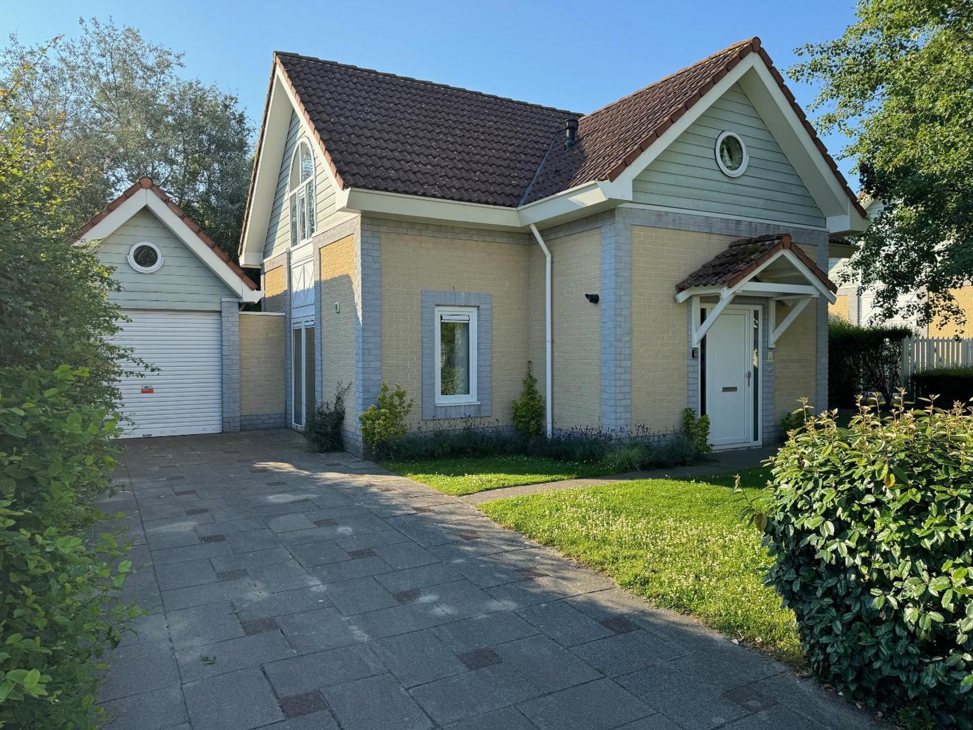 Groot Luxe Vakantiewoning Aan De Kust